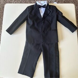 Men’s Warehouse Toddler Tuxedo Size 4